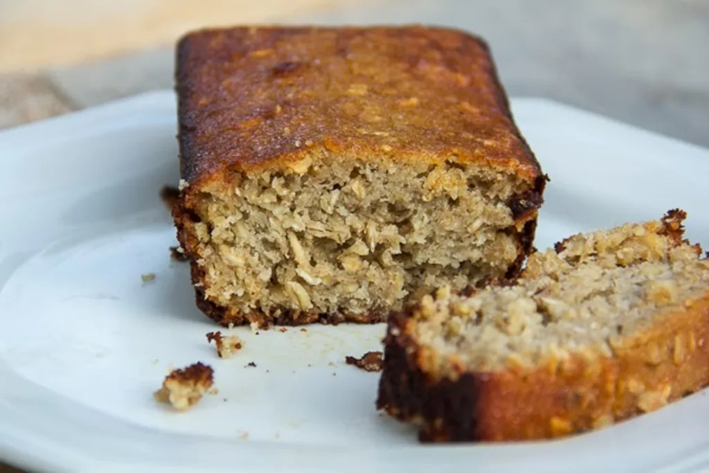 Bolo de banana com aveia super delicioso e fácil