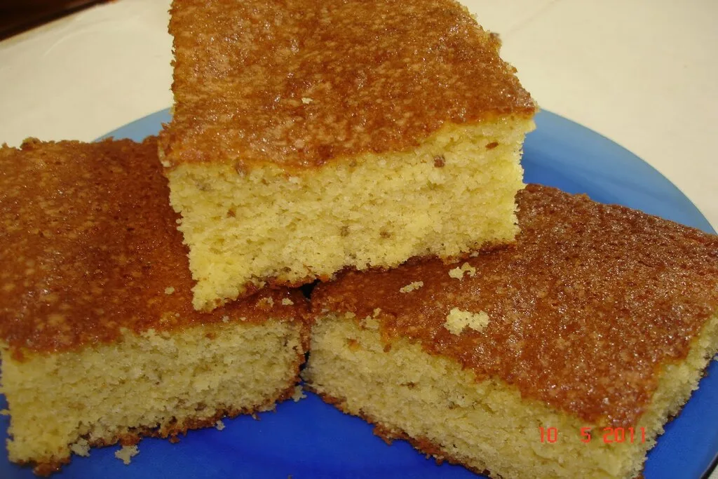 Bolo de fubá e laranja