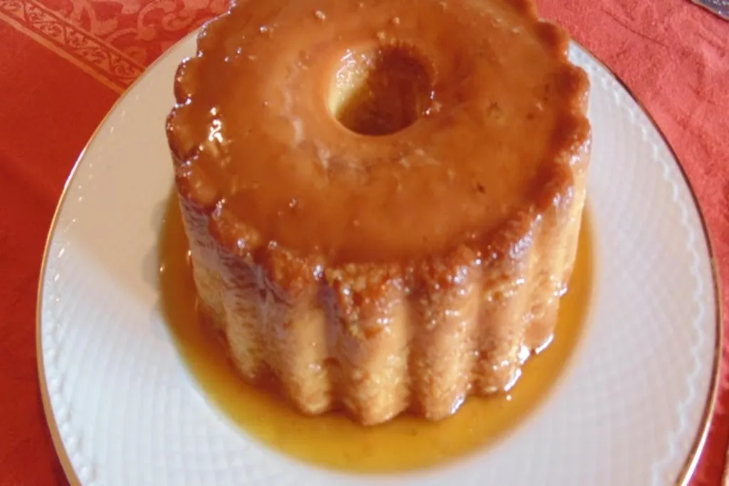 Pudim de pão velho cremoso que fica uma delicia experimente já