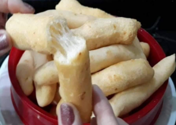 Biscoito de Polvilho com Queijo Frito