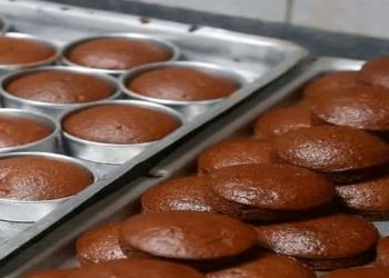 Bolo Pão de Mel com cobertura