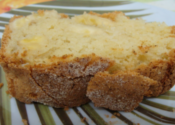 Bolo de banana caseiro para você fazer de café da manhã hoje