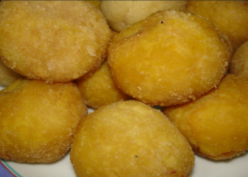 Bolinho de Mandioca com Recheio de Carne Moída