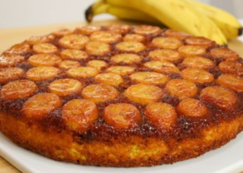 Bolo de Banana Caramelada de Liquidificador