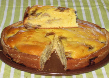 Bolo de Banana com Cobertura