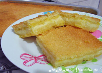 Bolo de Coco com Caramelo