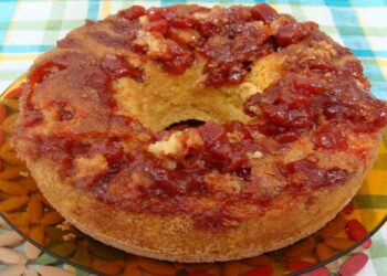 Bolo de Fubá com Goiabada + Doce de Goiaba Caseiro