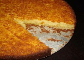 Bolo de aipim ou mandioca com Coco