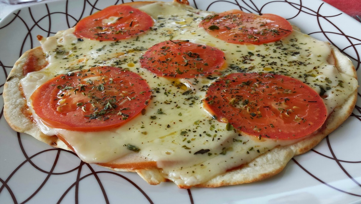 Pizza de frigideira Caseira com 4 ingredientes