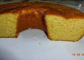 Bolo de Fubá com Suco de Laranja