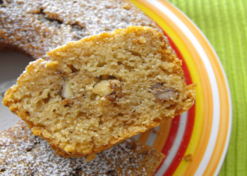 Bolo de maça de liquidificador para fazer no café da manhã