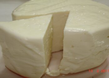 Queijo ricota caseiro com apenas 3 ingredientes para fazer já