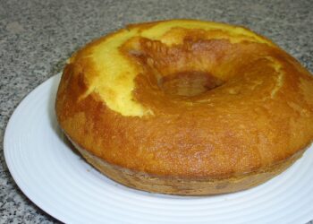 Bolo de Laranja com Calda