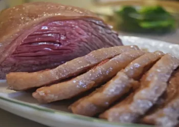 Picanha assada na panela muito saboroso ideal para o churrasco em família