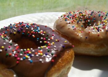 Donuts americano com chocolate e doce de leite sensacional para sobremesa hoje