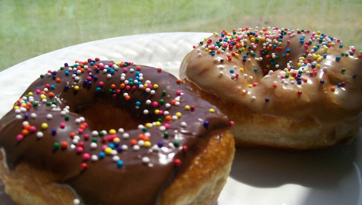 Donuts americano com chocolate e doce de leite sensacional para sobremesa hoje