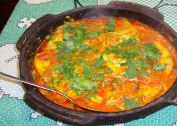 Moqueca de peixe ao leite de coco bem caprichado para sua refeição em família