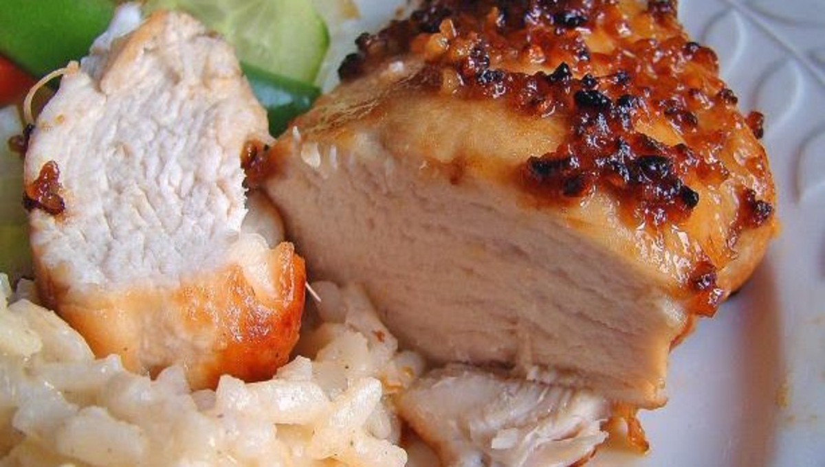 Peito de frango assada na airfryer bem suculento por dentro e crocante por fora