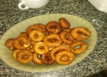 Rosquinha de polvilho com apenas 3 ingredientes muito fácil e prático