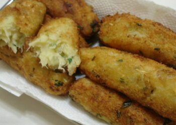 Bolinho Caseiro Frito de Bacalhau
