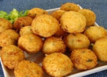 Bolinho de Milho com Queijo