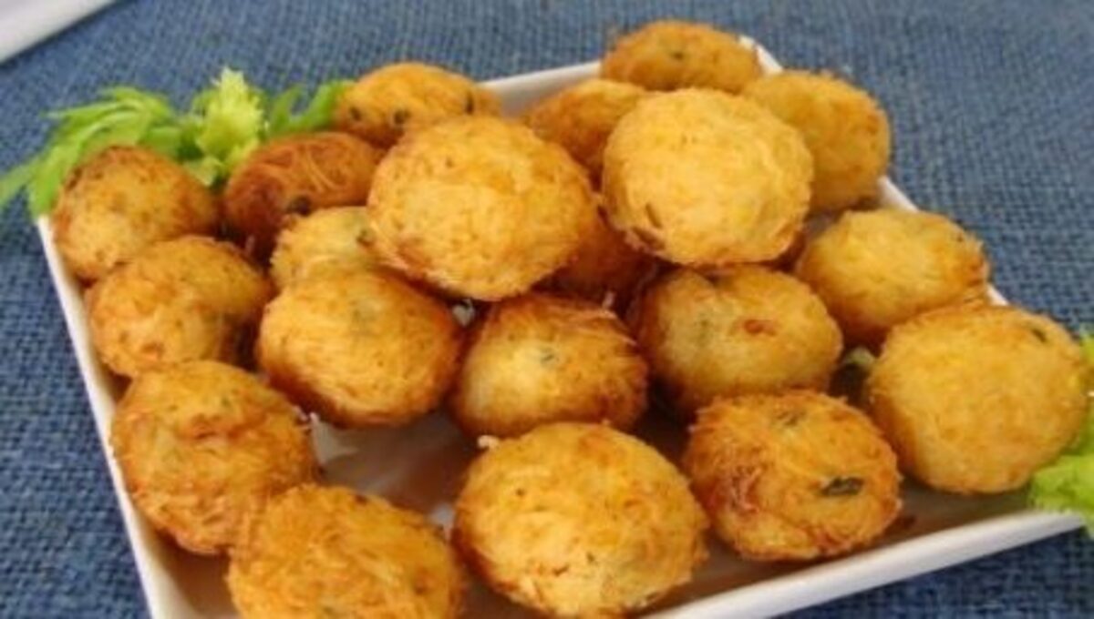 Bolinho de Milho com Queijo