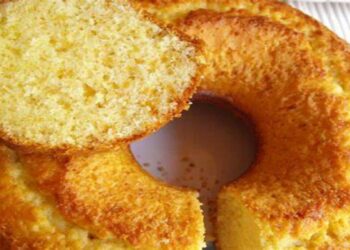 Bolo de 3 ingredientes com 5 ovos