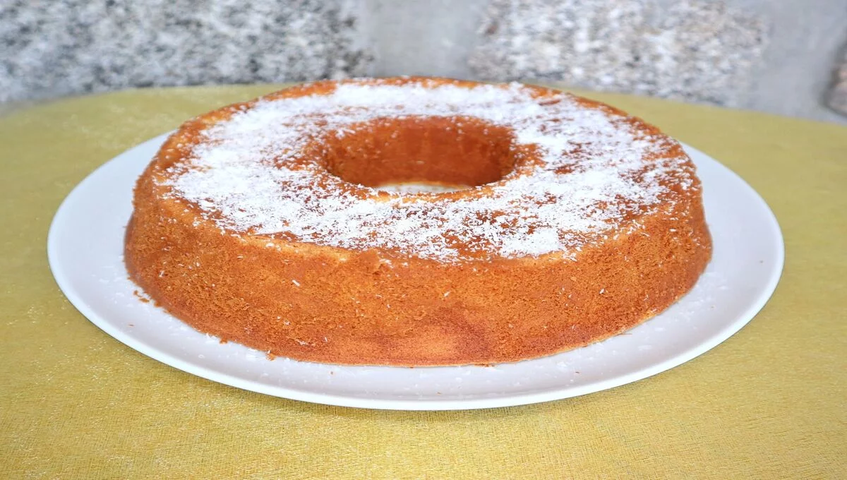 Bolo de Iogurte no Liquidificador muito simples e super fofinho