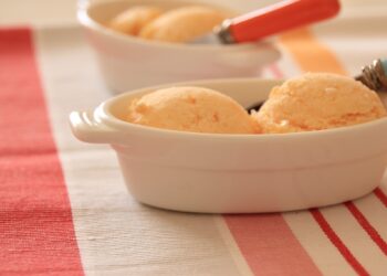 Gelado de Pêssego de 3 latas em 5 minutos