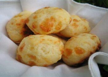 Pão de Queijo com 4 ingredientes