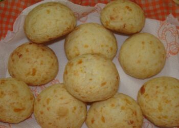 Pão de Queijo do Sítio com 3 ingredientes