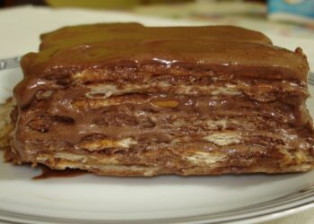 Pavê de Biscoito Maisena com Creme de Chocolate