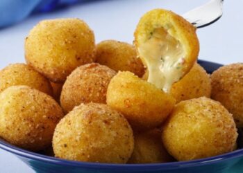 Bolinho de Batata com Queijo bem crocante muito prático de fazer