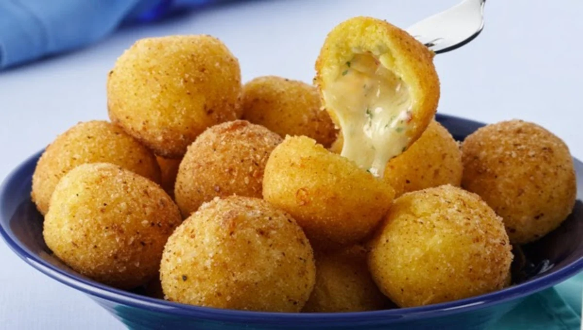 Bolinho de Batata com Queijo bem crocante muito prático de fazer