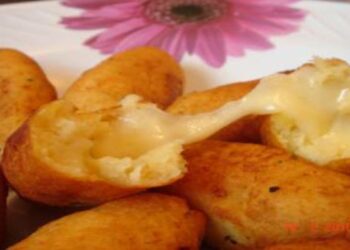 Bolinho de Mandioca Frito