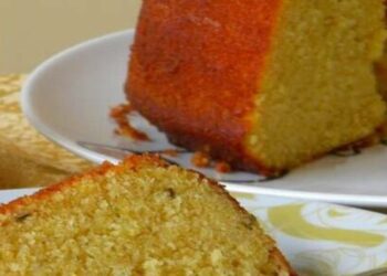 Bolo de 3 ingredientes Sem Untar