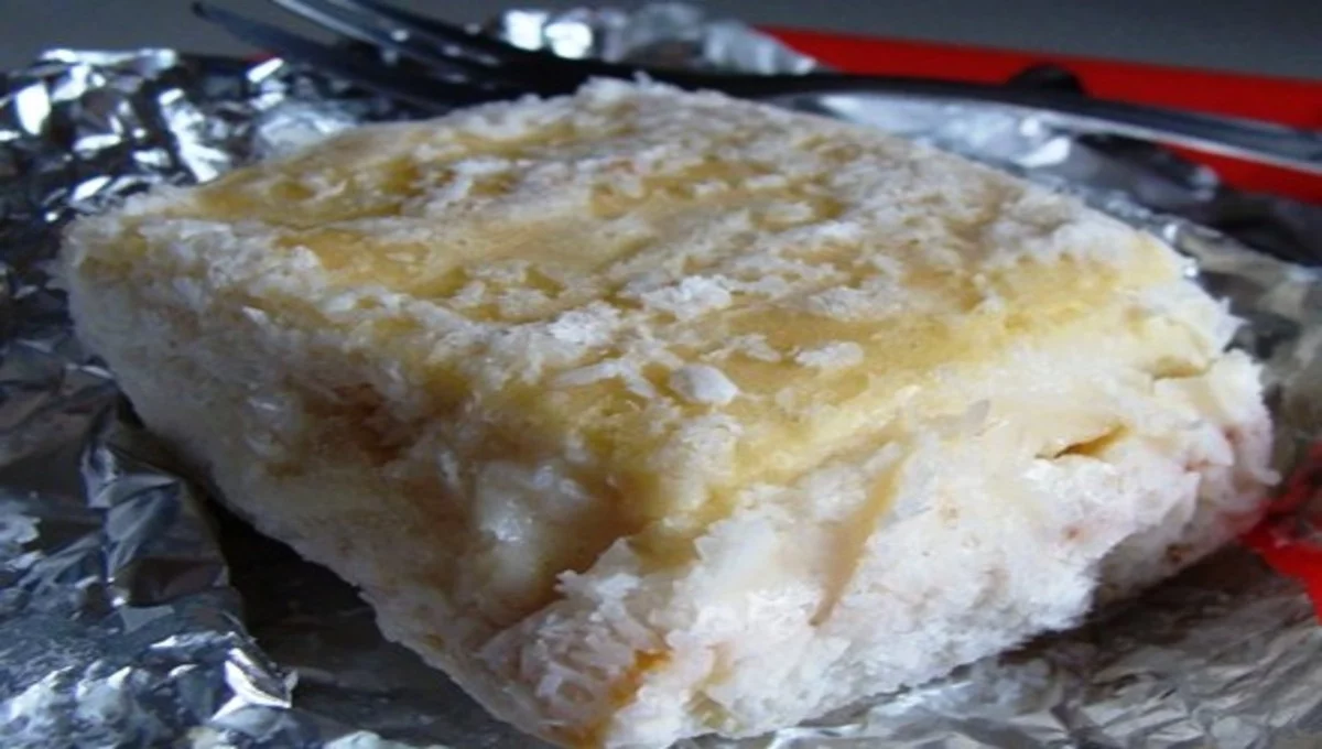 Bolo de Maisena com Leite Condensado bem levinho que derrete na boca