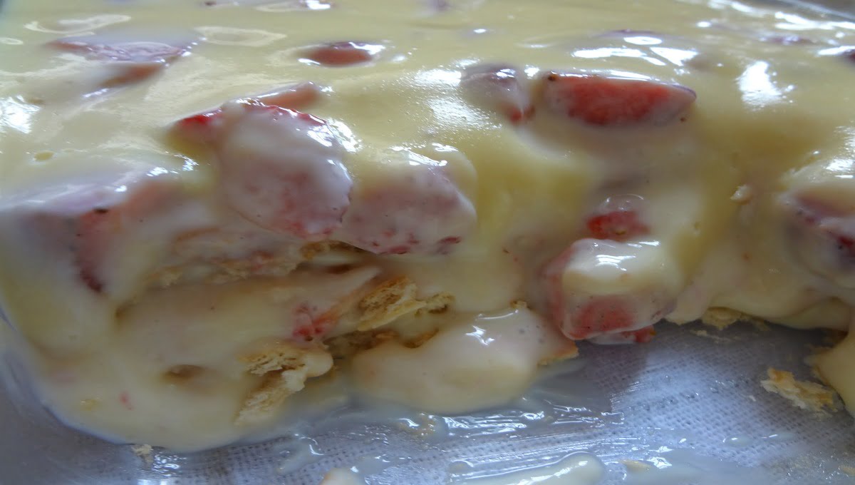Creme Belga Cremoso com Morango delicioso para pavê e bolos