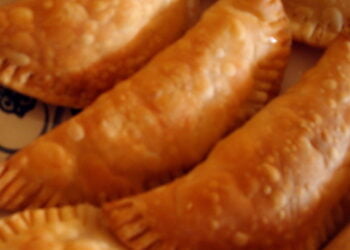 Pastel na Airfryer com 3 ingredientes