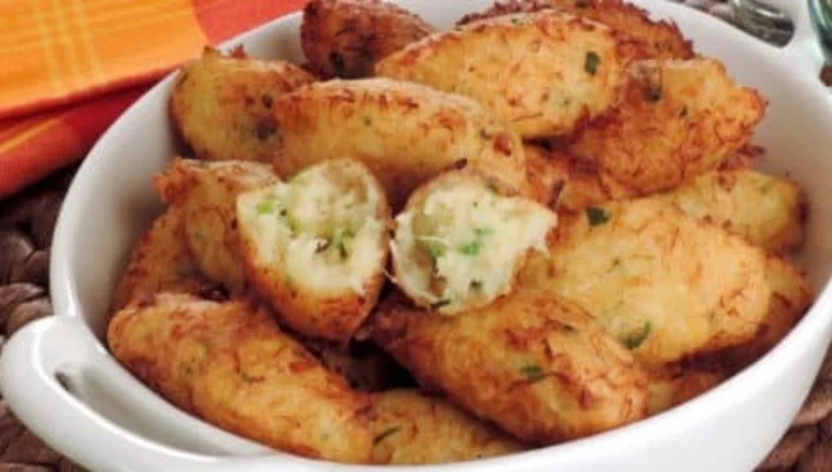 Bolinho Frito de Bacalhau com Mandioca