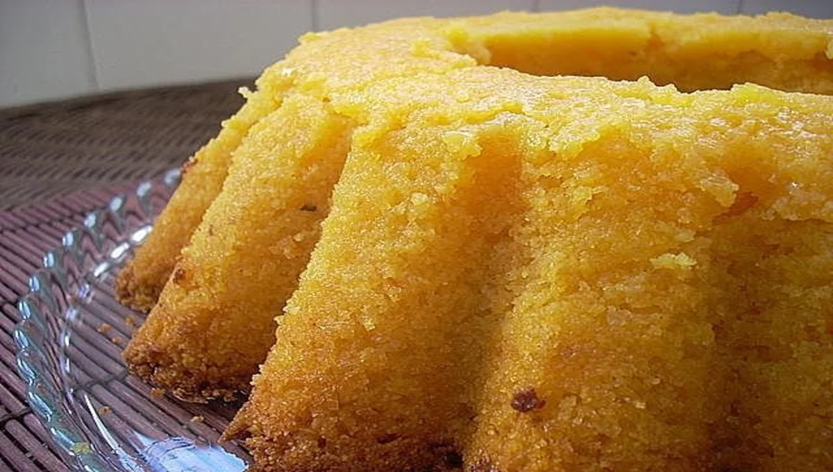 Bolo de 3 ingredientes Sem Farinha de Trigo com Milho