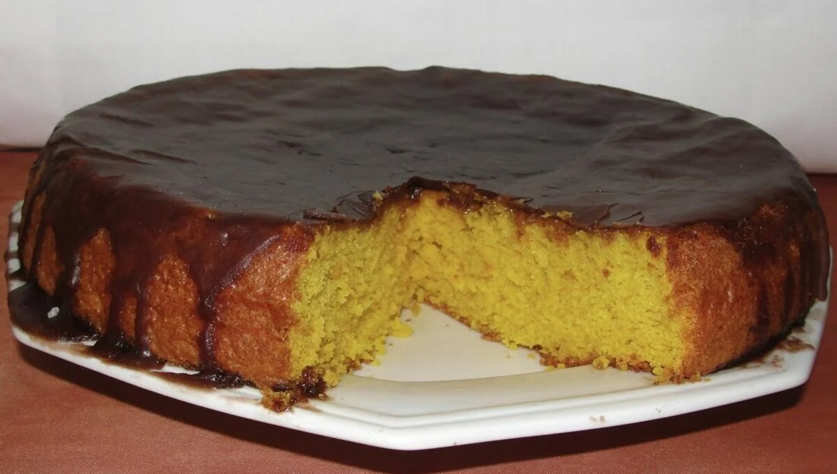 Bolo de Cenoura de Forno Sem Liquidificador