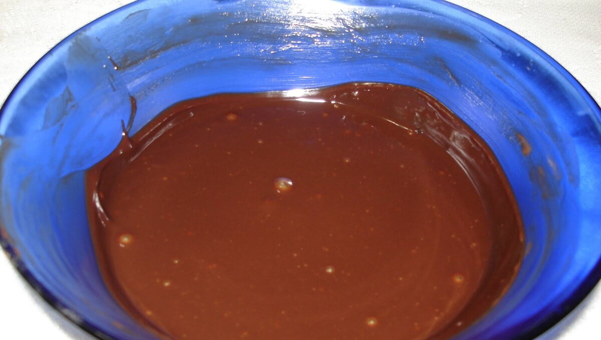 Calda de Chocolate com 2 ingredientes