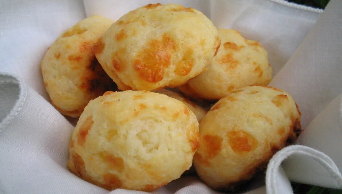 Pão de Queijo Sem Frigideira com 3 ingredientes