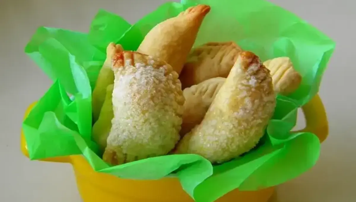 Pastelzinho Romeu e Julieta de Forno maravilhoso e muito simples de fazer