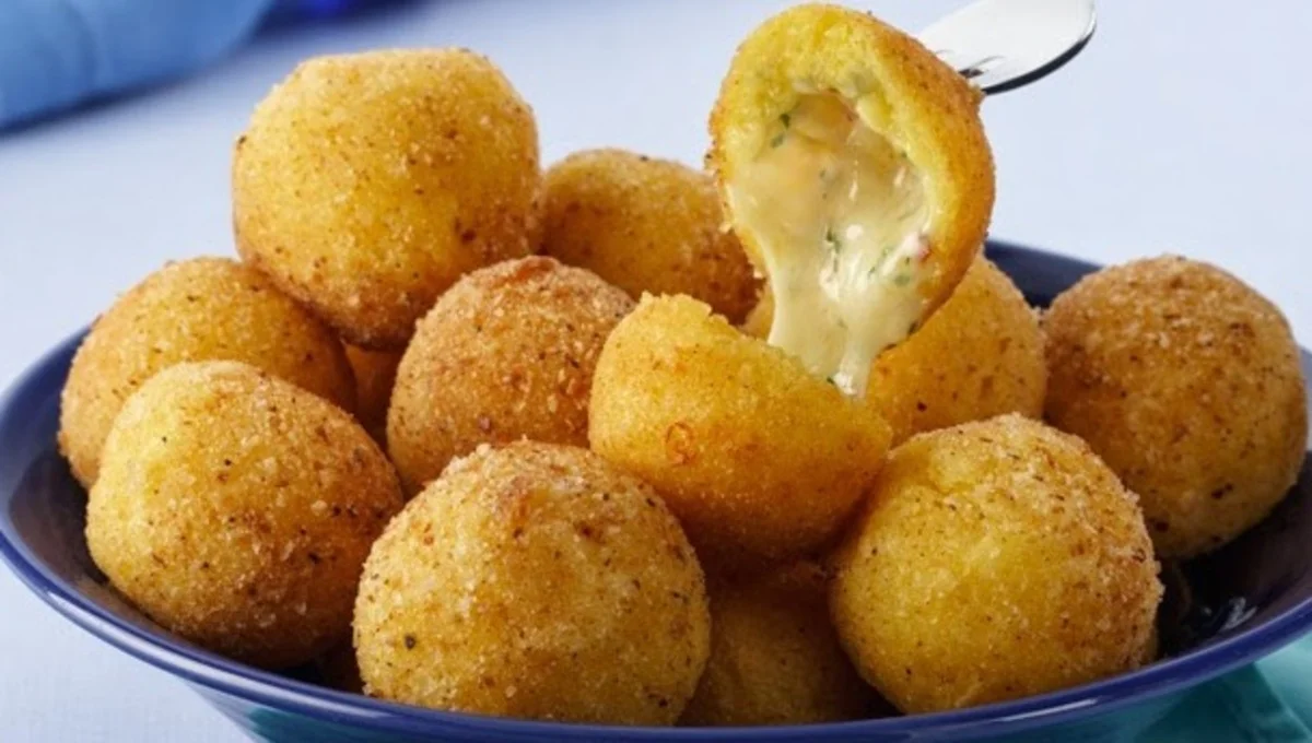 Bolinho de Mandioca Frito