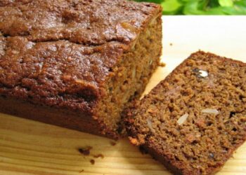 Bolo de Banana e Aveia Fina no Liquidificador