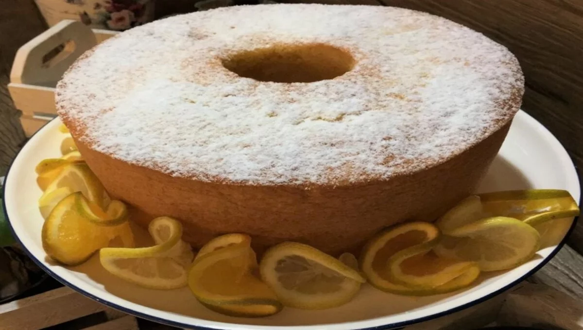 Bolo de Laranja Gelado com Coco no liquidificador super fofinho