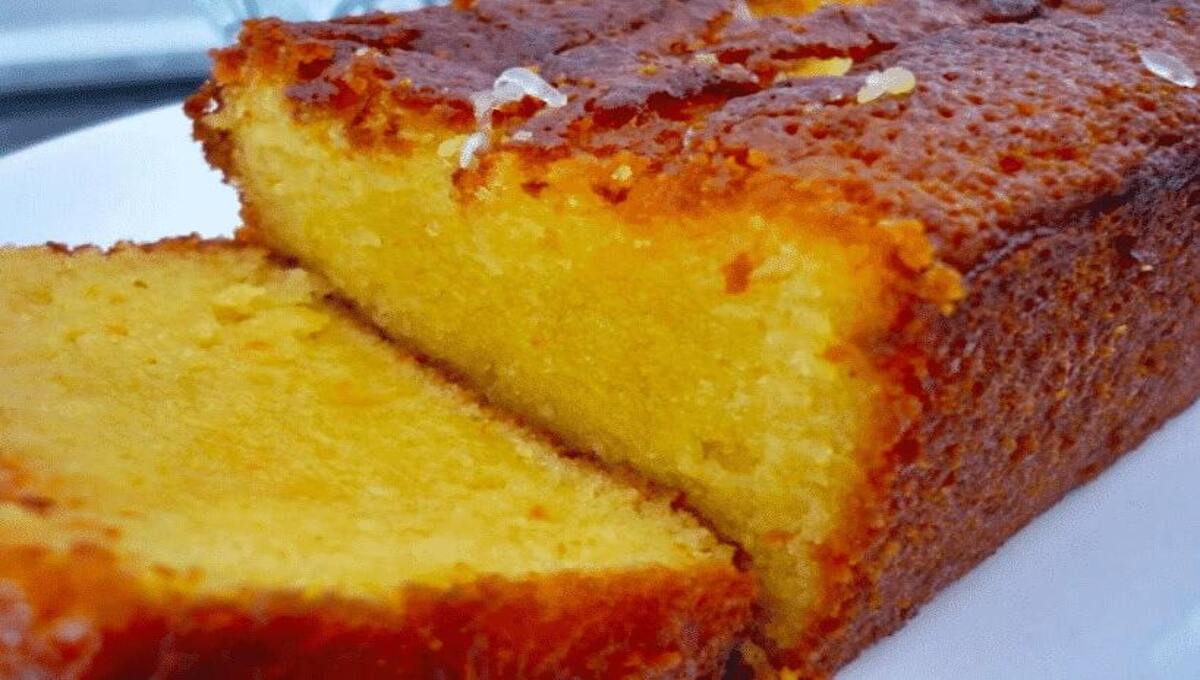 Bolo de Laranja Quadrado com Suco