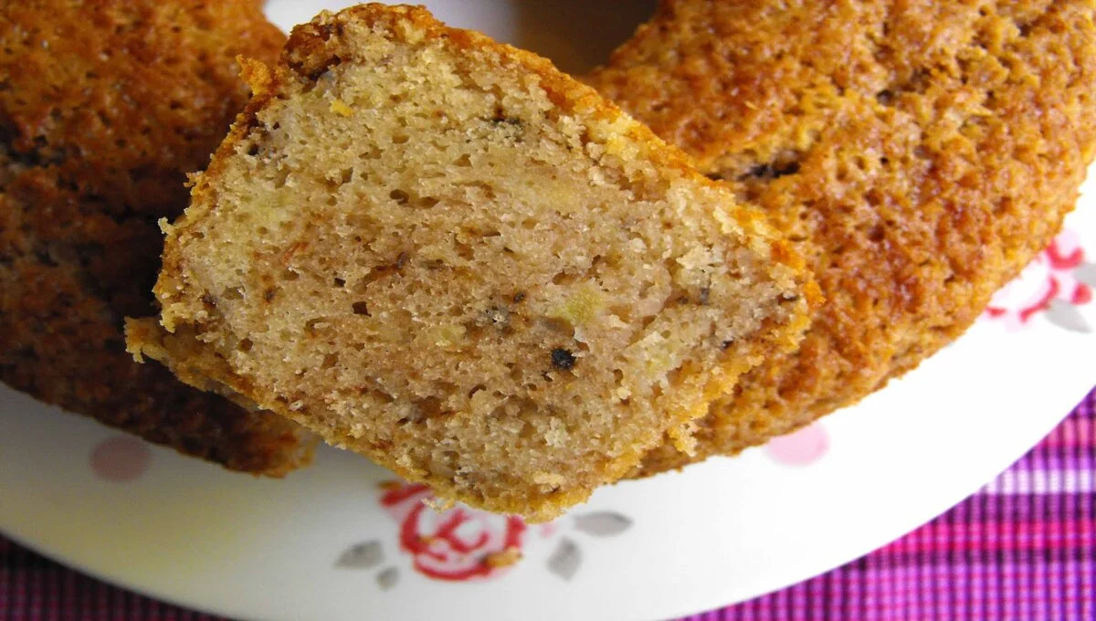 Bolo de Maça com Canela que fica muito fofinho e saboroso para seu lanche